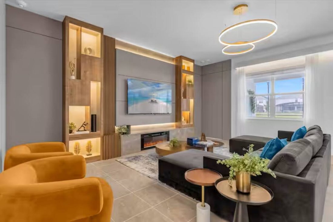 Sala de estar ampla e aconchegante de casa de temporada em Orlando